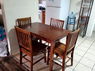 Dinig table with 4 chairs