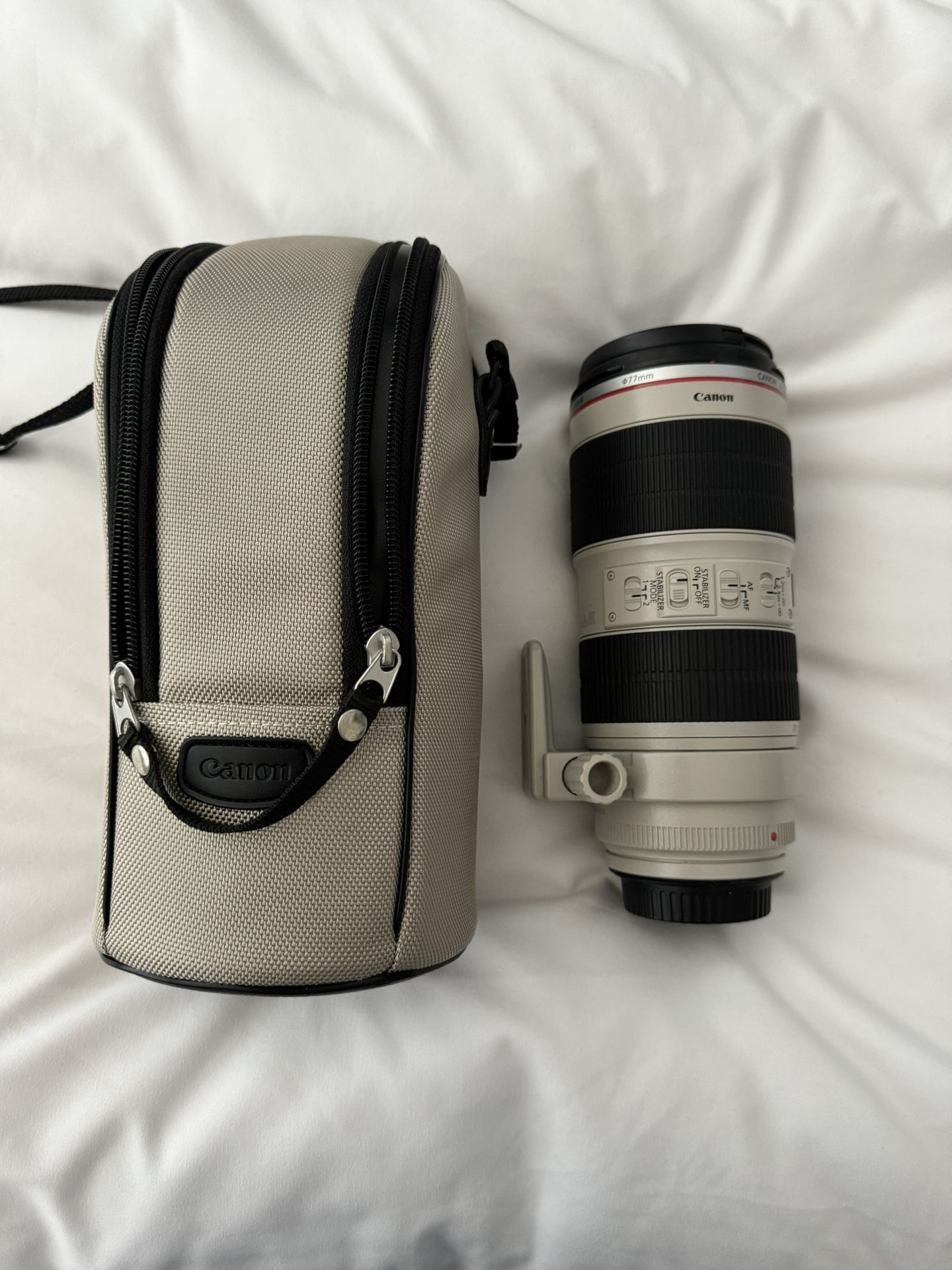 Canon EF 70-200mm f/ 2.8L IS II USM with Lens Case and Lens Hood