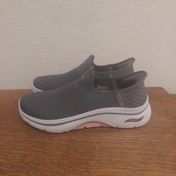 Skechers Hands Free Slip-ins: GO WALK Arch Fit 2.0 
Women's Size 7
