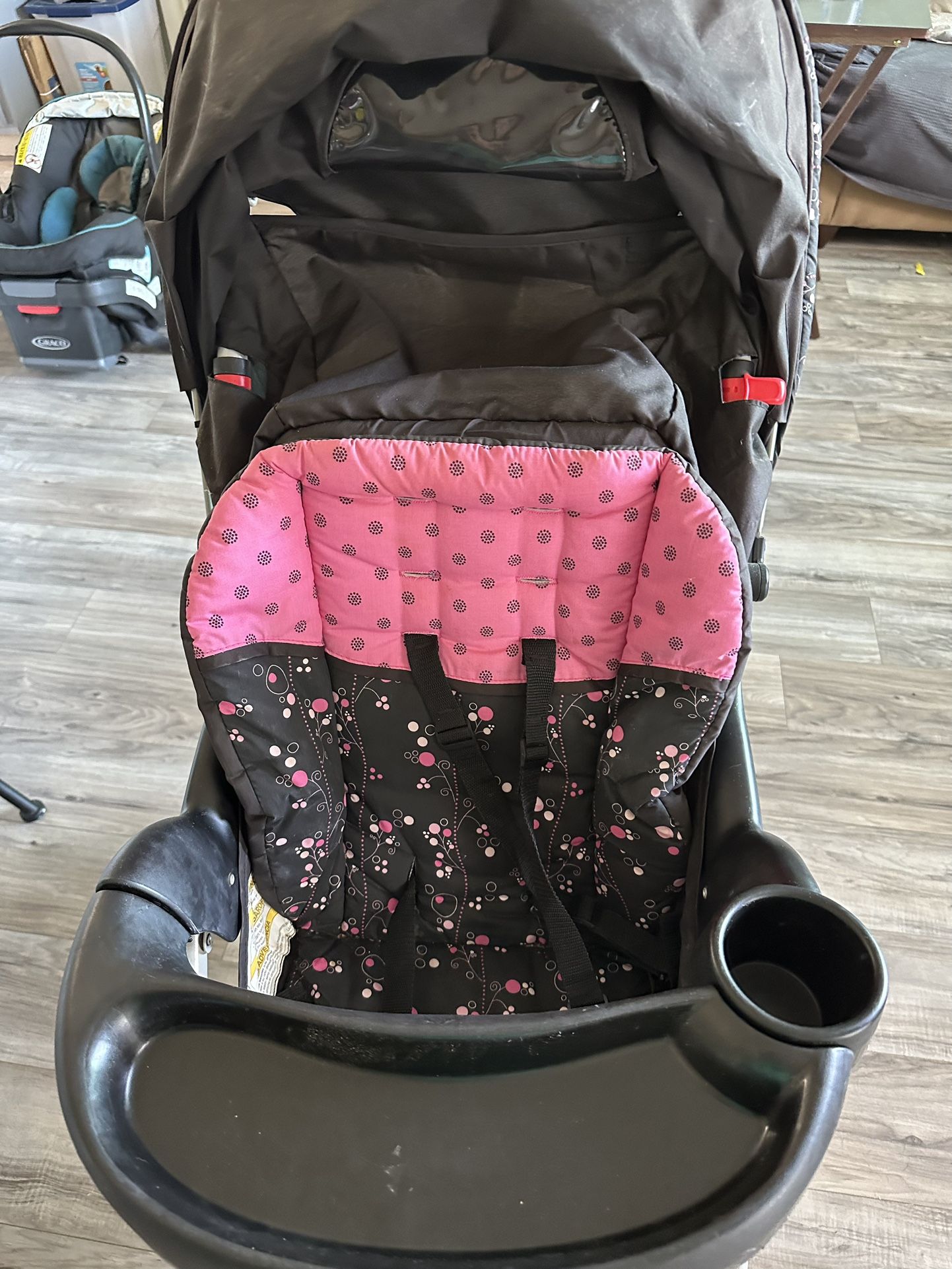 Graco Stroller Easy Collapse 36x25” for Sale in Cape Coral, FL OfferUp