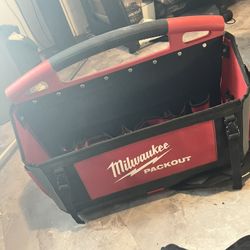 Milwaukee 20 in. PACKOUT Tote
