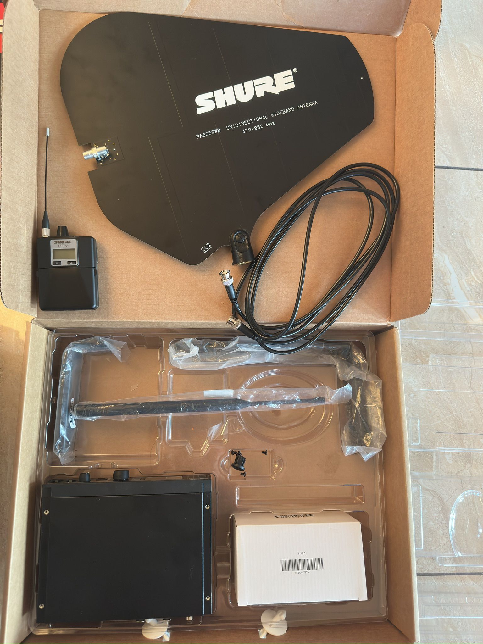 Shure Psm900 transmitter + P9RA bodypack & PA805 Directional Antenna