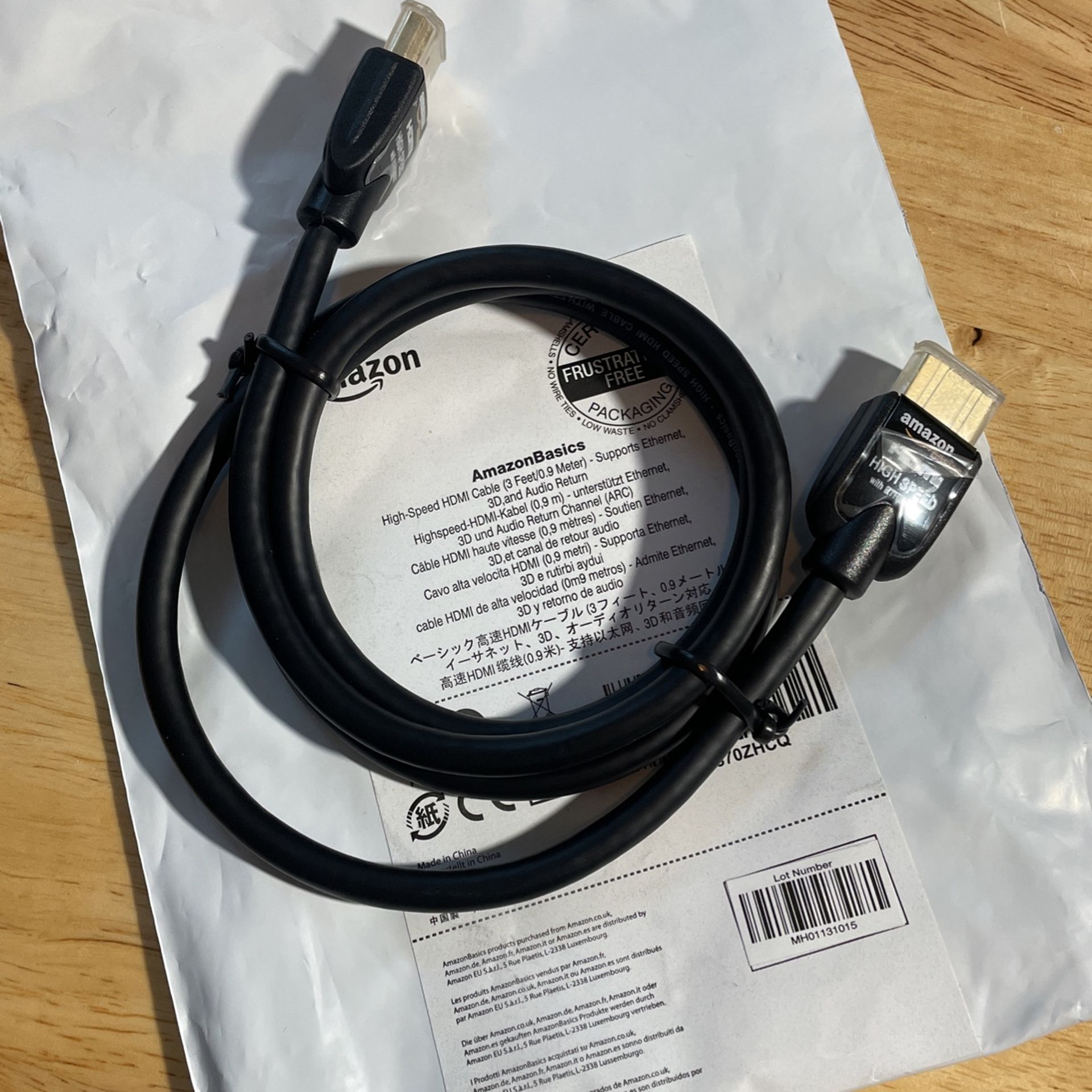 Amazon Basics High-Speed HDMI Cable (18Gbps, 4K/60Hz) - 3 Feet