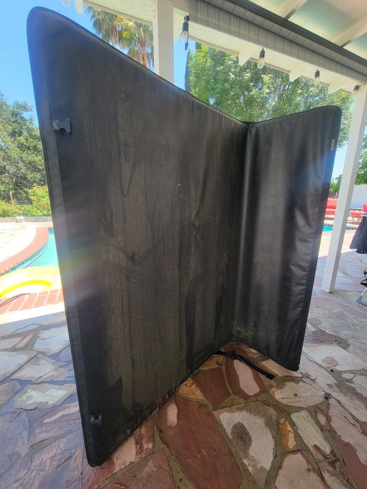 Toyota Tacoma Cover. 5 Ft