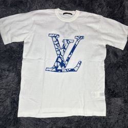 Louis Vuitton Snow Logo Size Medium 