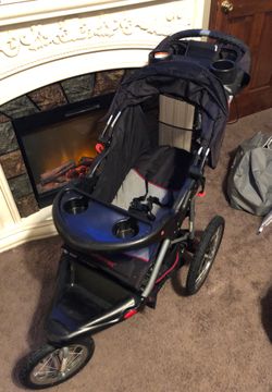 Baby Trend expedition jogging stroller