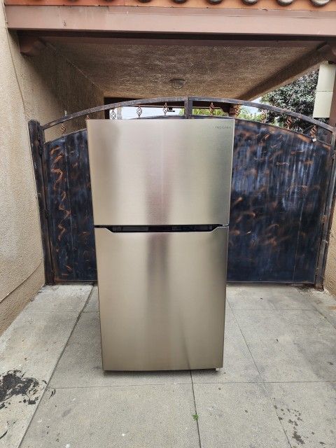 3MONTHS WARRANTY 33X31X66 INSIGNIA FRIDGE 21CUFT SILVER