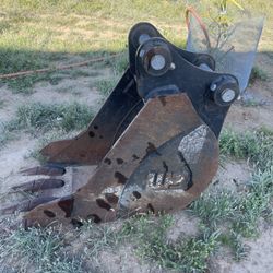 Komatsu 18” Wide Excavator Digging Bucket