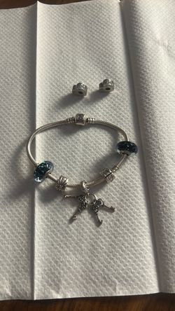 Pandora bracelet with 2 free charms