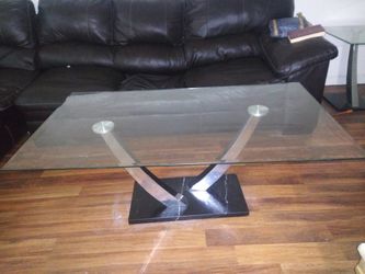 GLASS SET FOR SALE COMES WITH 2 END TABLES AND 2 LAMPS $500 OR BO