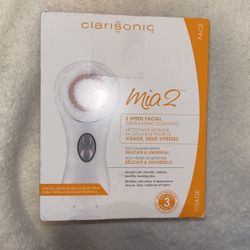 Clarisonic Facial Cleansing Brush