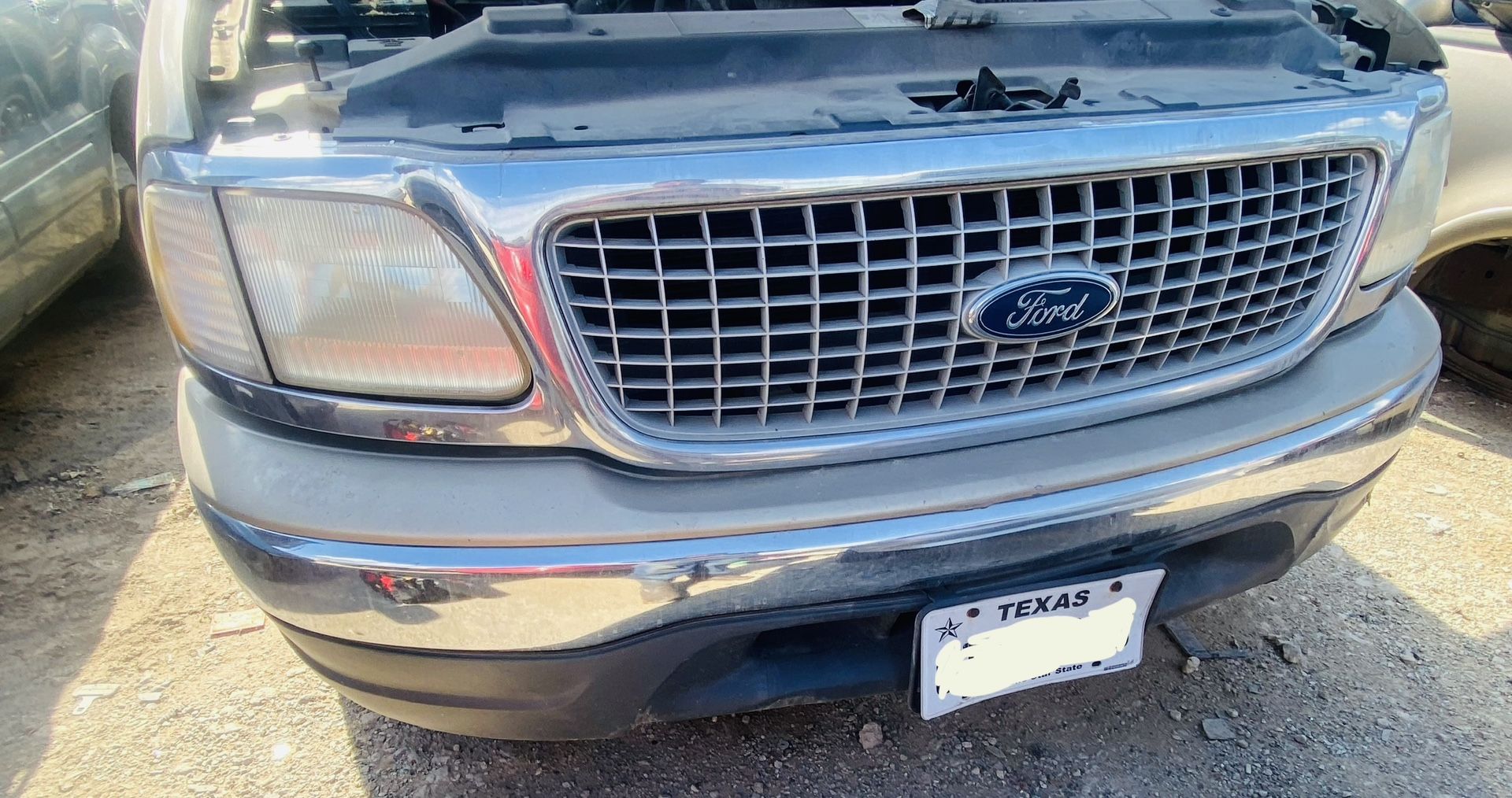 2004 Ford F150 Front Bumper & Grill