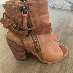 Dolce Vita Leather Booties  Size 6