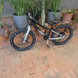 [USED] Kids Woom Off 4