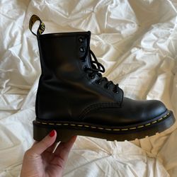 Doc Martens Black Chelsea Boots 