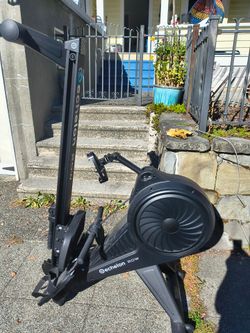 Escelon rowing machine