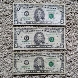 1995 vintage small face $5 bills Federal Reserve bank notes old American paper money