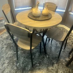 Small Table And Chairs 