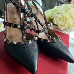 Valentino Gravani ROCKSTUD GRAINY LEATHER ANKLE STRAP PUMP size 38