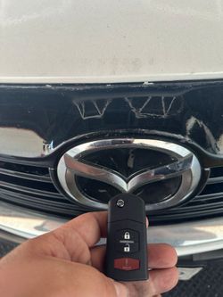 Car Keys N Remotes/ Llaves Con Control