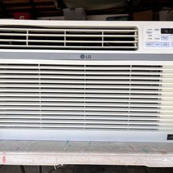 LG 12,000 BTU Air Conditioner 