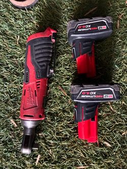 Milwaukee M12 3/8” Ratchet w/ 2 batteries