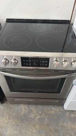 Frigidaire Glass Top Stove
