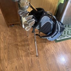 VERY NICE MENS RH COMPLETE GOLF SET THAT INCLUDES TAYLORMADE STIFF IRONS 