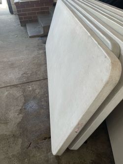 Se venden mesas blancas usadas en buenas condiciones