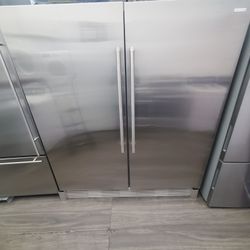 electrolux  fridge and freezer great condition warranty ready to deliver warranty 66 inches  between  both item prices $1899..free delivery...today..