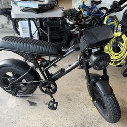 V100 Electric Bike – Like New – Needs Battery & Chain Repair