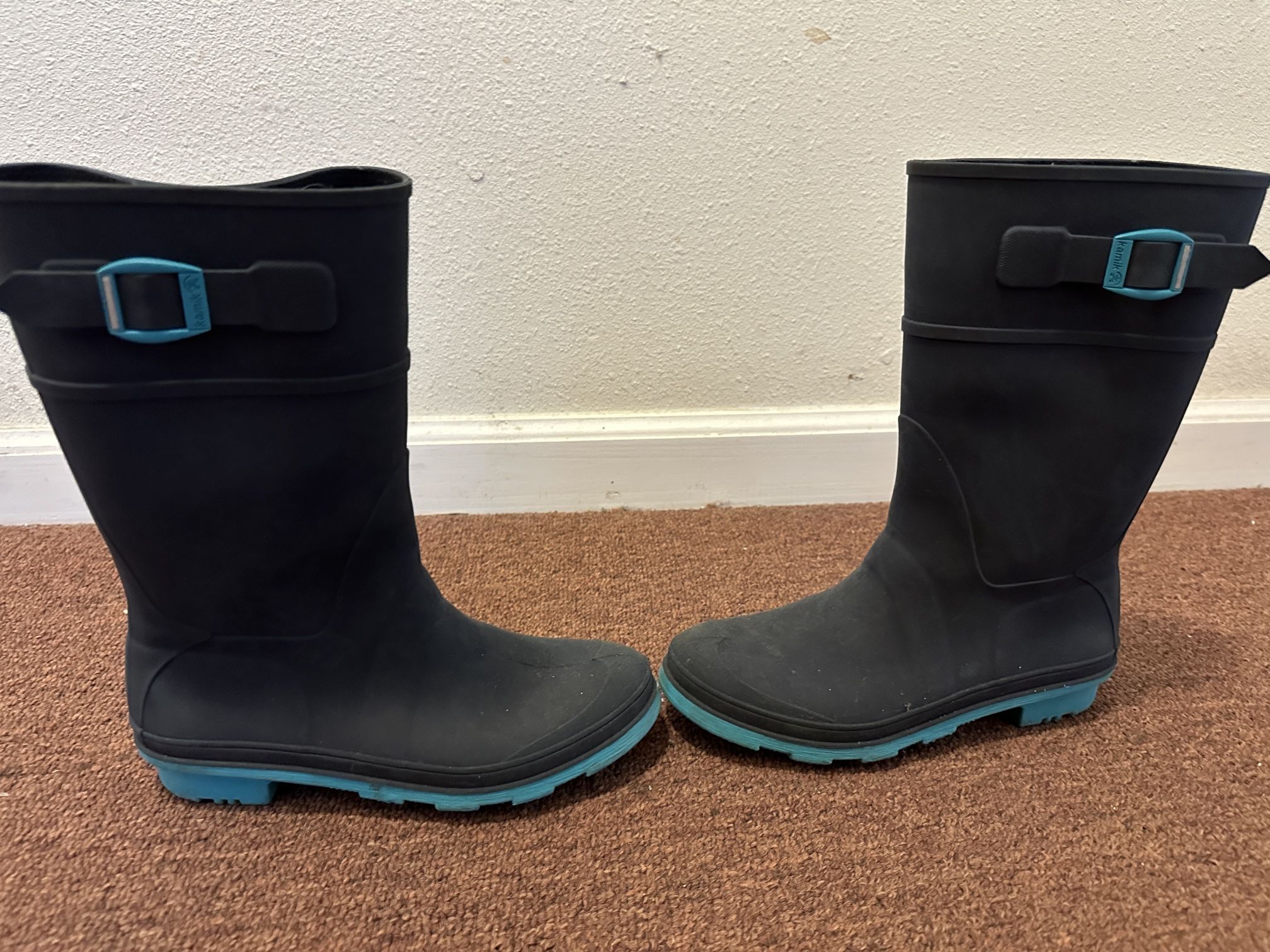 Rain Boots size 4