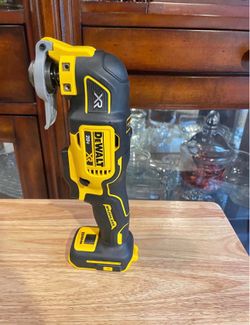 New Dewalt Multi-Tool 20V XR BRUSHLESS