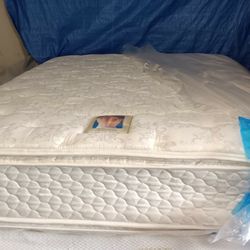Queen Size Mattress (Colchón Queen Size)