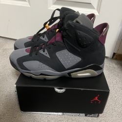 WORN ONCE JORDAN 6 BORDEAUX SIZE 9.5