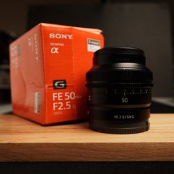 Sony FE 50mm F2.5 G Lens (SEL50F25G) – Excellent Condition w/ Box