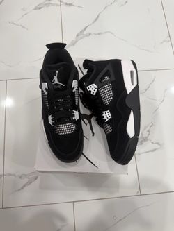 Jordan 4 Retro Thunder White Size 9.5 men’s