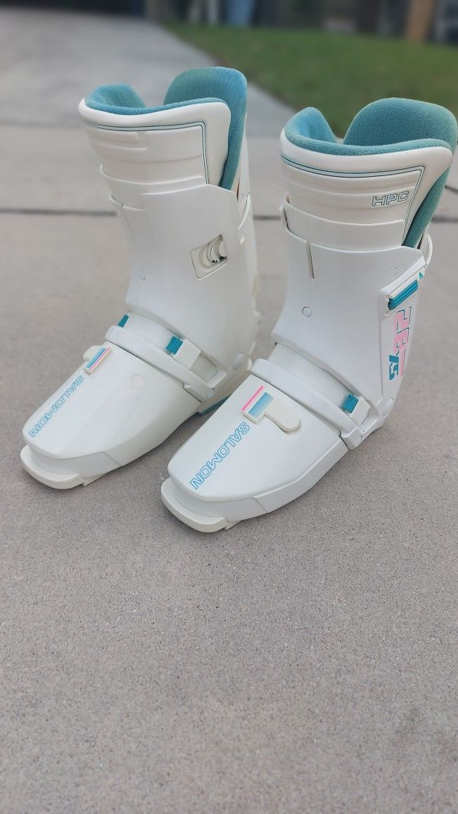 salomon 1987 xs82 ski boots Ski Boots SALOMON SX82 HPC Rear Entry Women Size 11 Skiing Vintage White  320mm for Sale in Longwood, FL