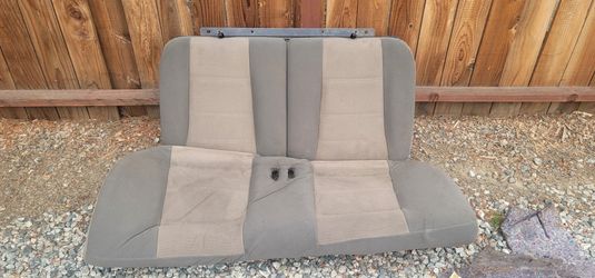 2004 Ford Mustang Rear Seats
