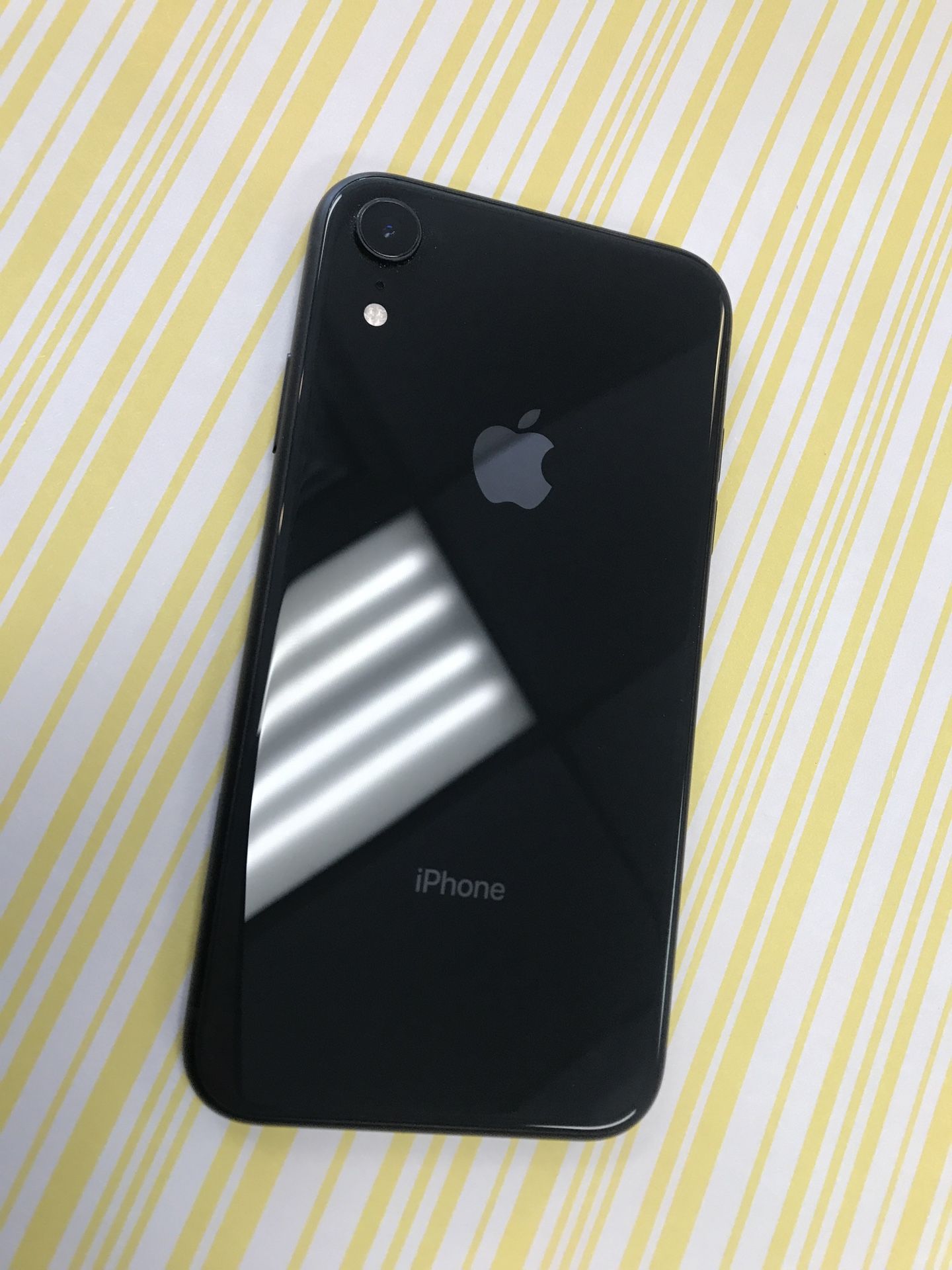 iPhone XR 64GB Unlocked Excellent Condition