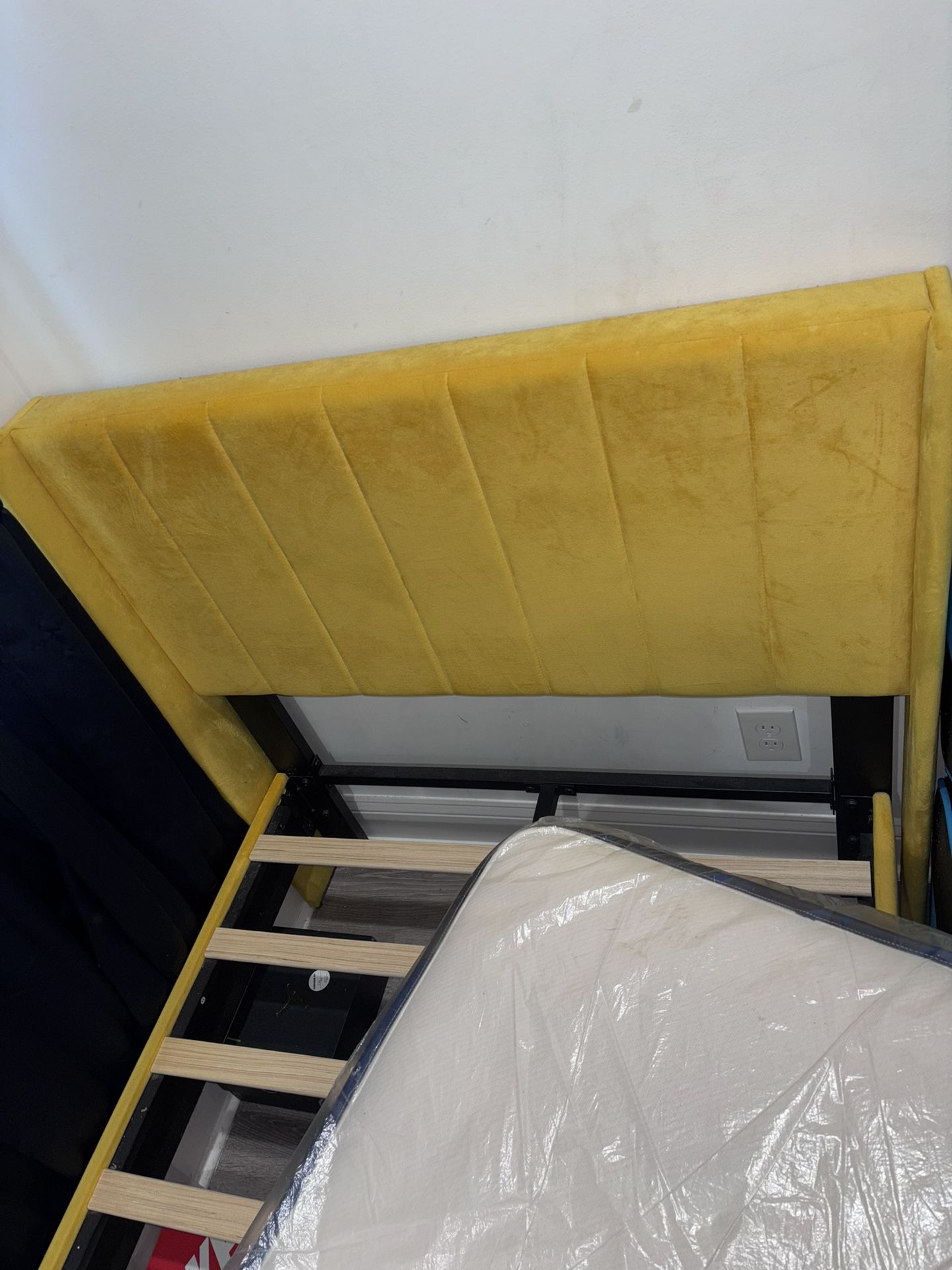 Twin Bed Frame/Headboard