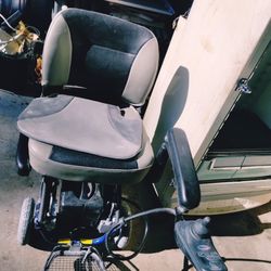 Electric Wheelchair FOR PARTS OR REPAIR 