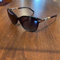 Burberry Cat Eye Polarized