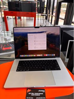MacBook Pro 16” M1 Pro Chip 32GB Ram 512SSD! 90 Day warranty! We offer financing.