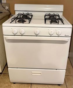 Amana White Gas Stove