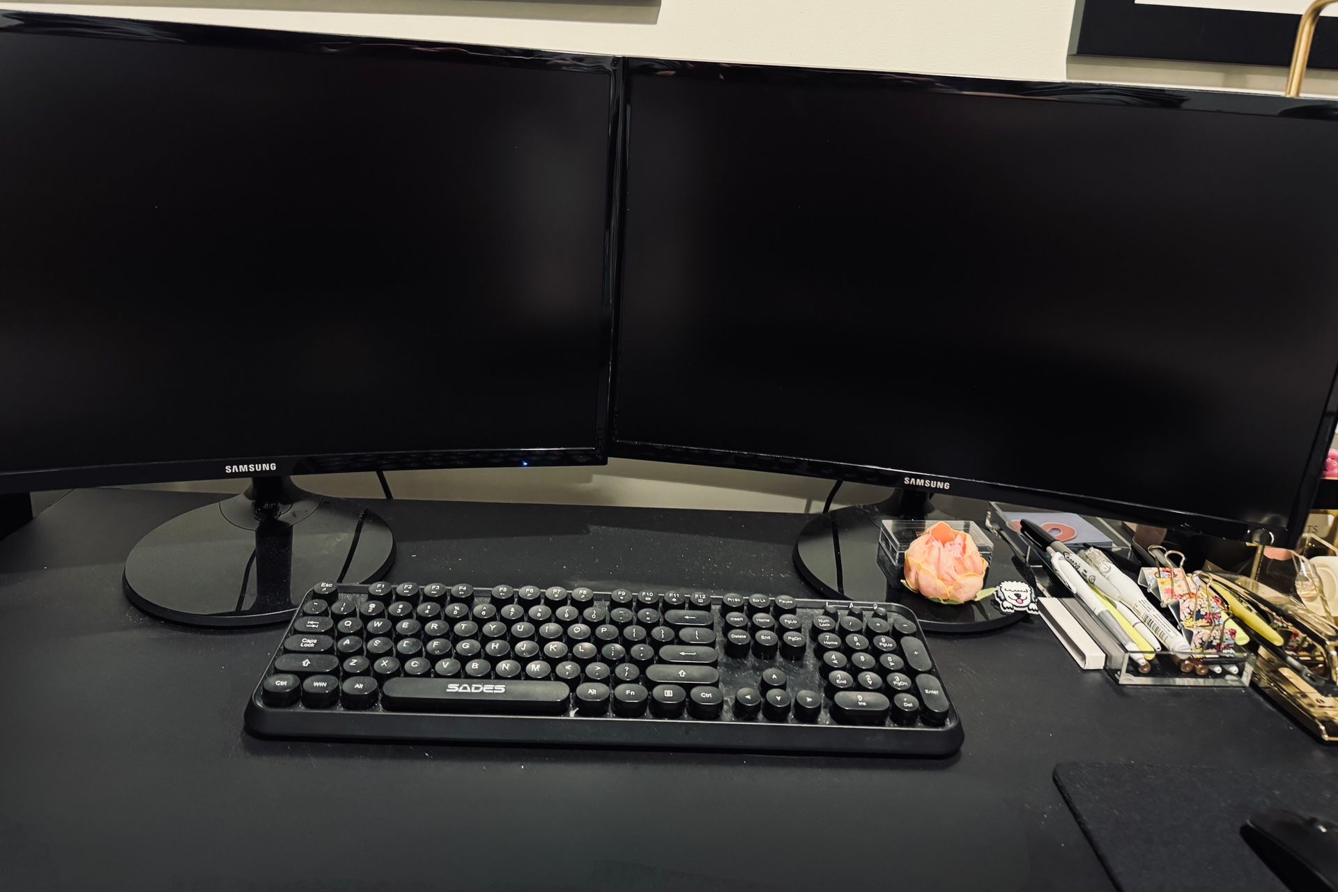 Dell XPS Desktop Computer & 2 Screens