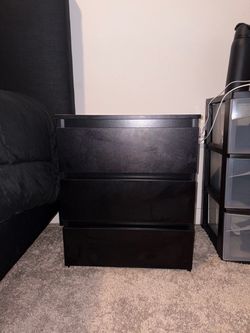 Black 3-Drawer Nightstand