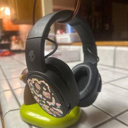 Skullcandy Wireless Bass Headphones(stickers Will Be Taken Off)