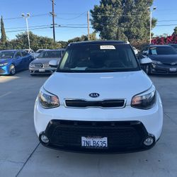2016 Kia Sole +Wagon 4D