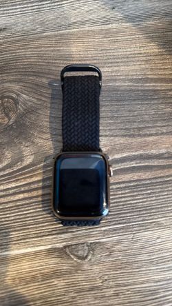 Apple watch series 5 rose gold